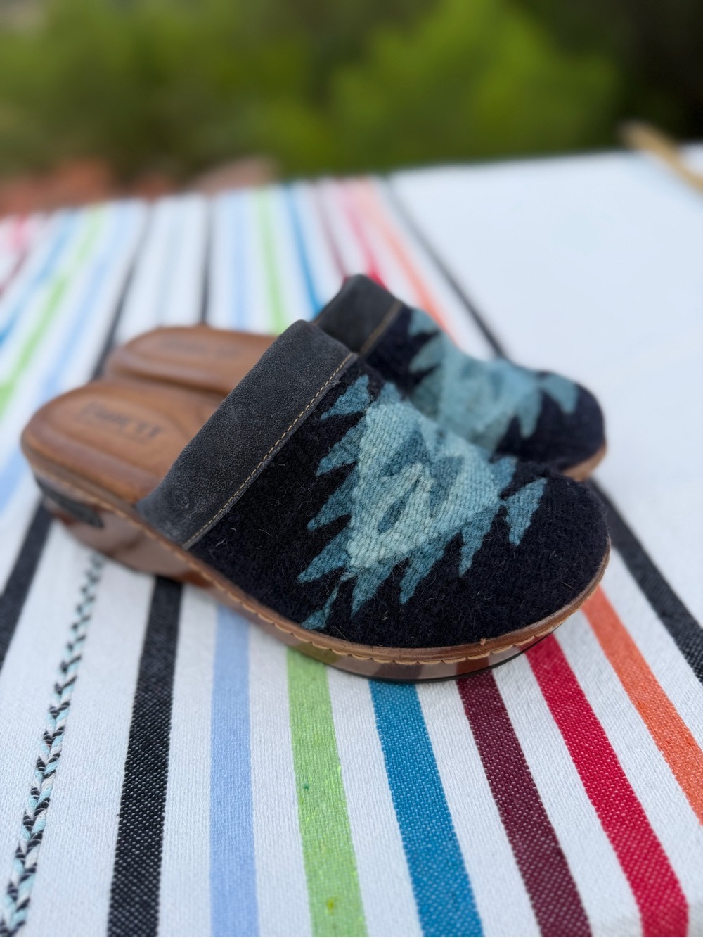 Børn Bandy Blanket Clogs Sz 6.5 / 7 Blue Wool Southwestern Aztec Boho Mules